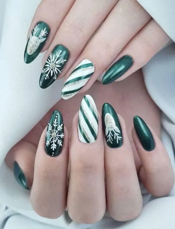 Short nails with green and white holiday designs