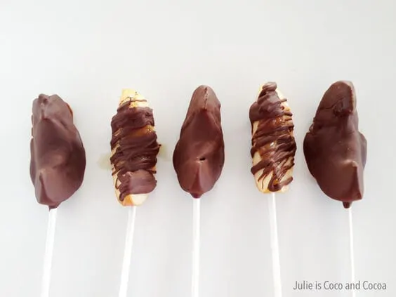 Chocolate Caramel Apple Slices via @everythingabode