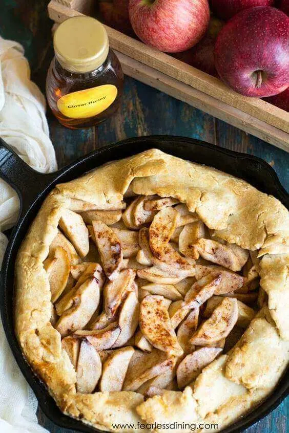 Honey Apple Gluten-Free Galette via @everythingabode