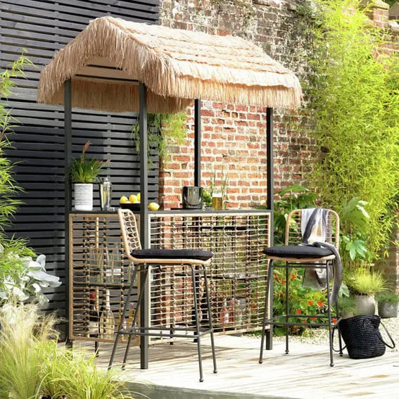 fun full set tiki bar